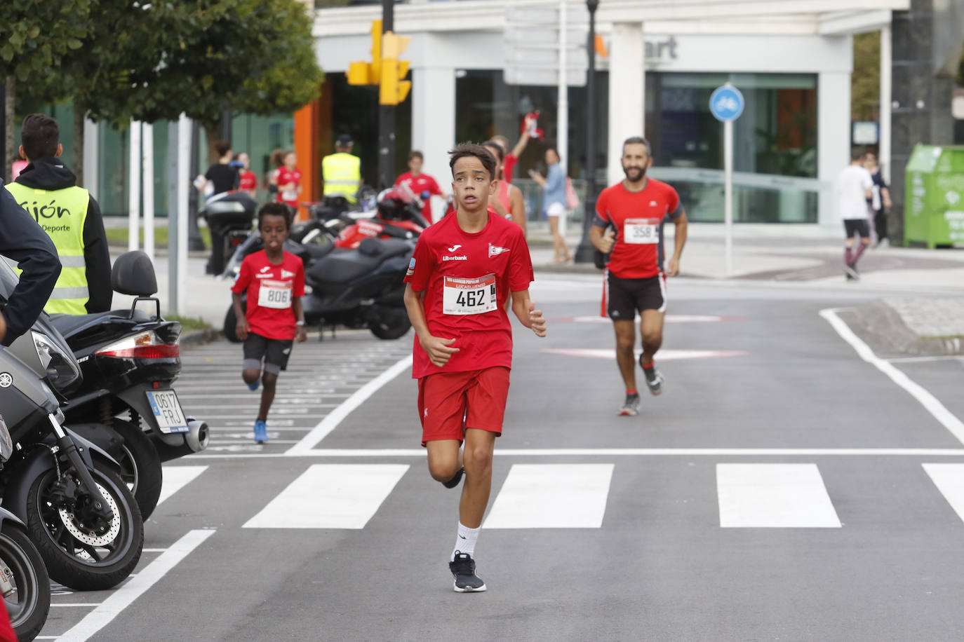 Más de 700 corredores participaron en la carrera que volvió a unir a las dos entidades