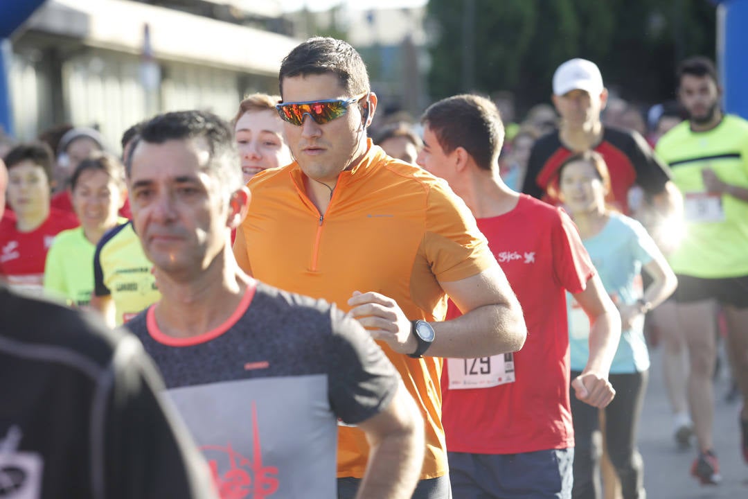 Más de 700 corredores participaron en la carrera que volvió a unir a las dos entidades