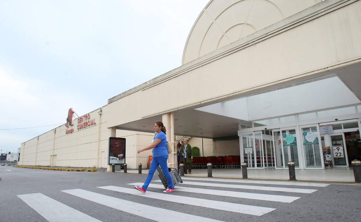Entrada al centro que la cadena tiene en Gijón. 