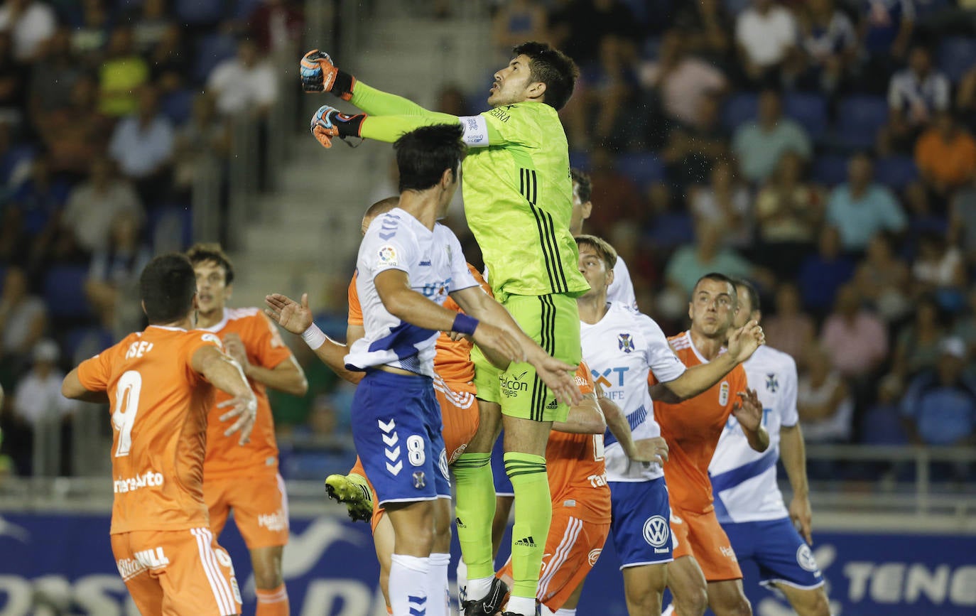 Fotos: Primera victoria de la temporada del Real Oviedo