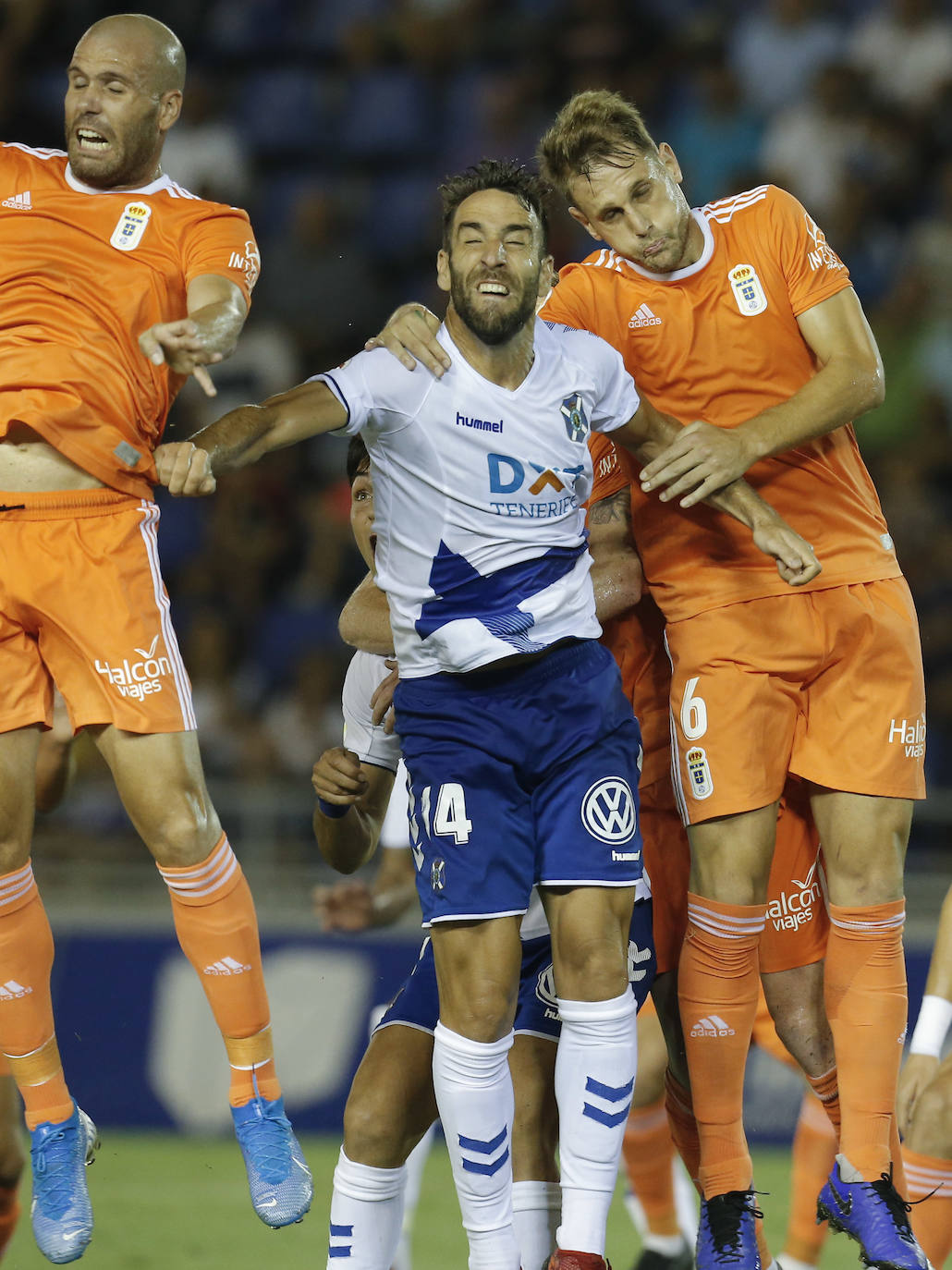 Fotos: Primera victoria de la temporada del Real Oviedo