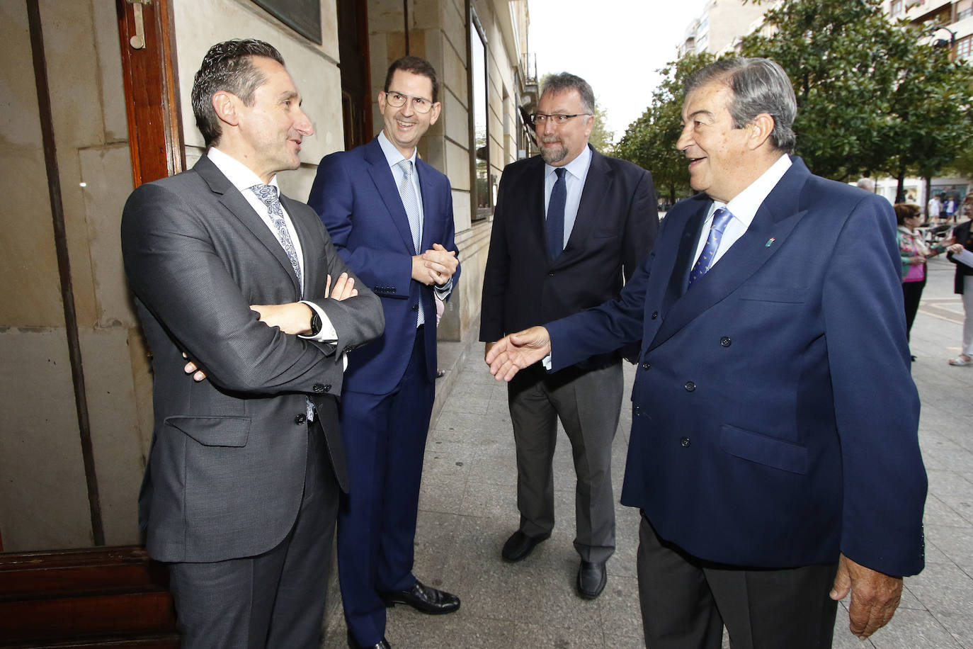 José Luis Jorcano, el Telecable Hockey, el Helimer Cantábrico, Ence, el Museo de Bellas Artes y la DOP Sidra de Asturias recibieron el aplauso del Jovellanos al recibir los Premios de EL COMERCIO 2019.
