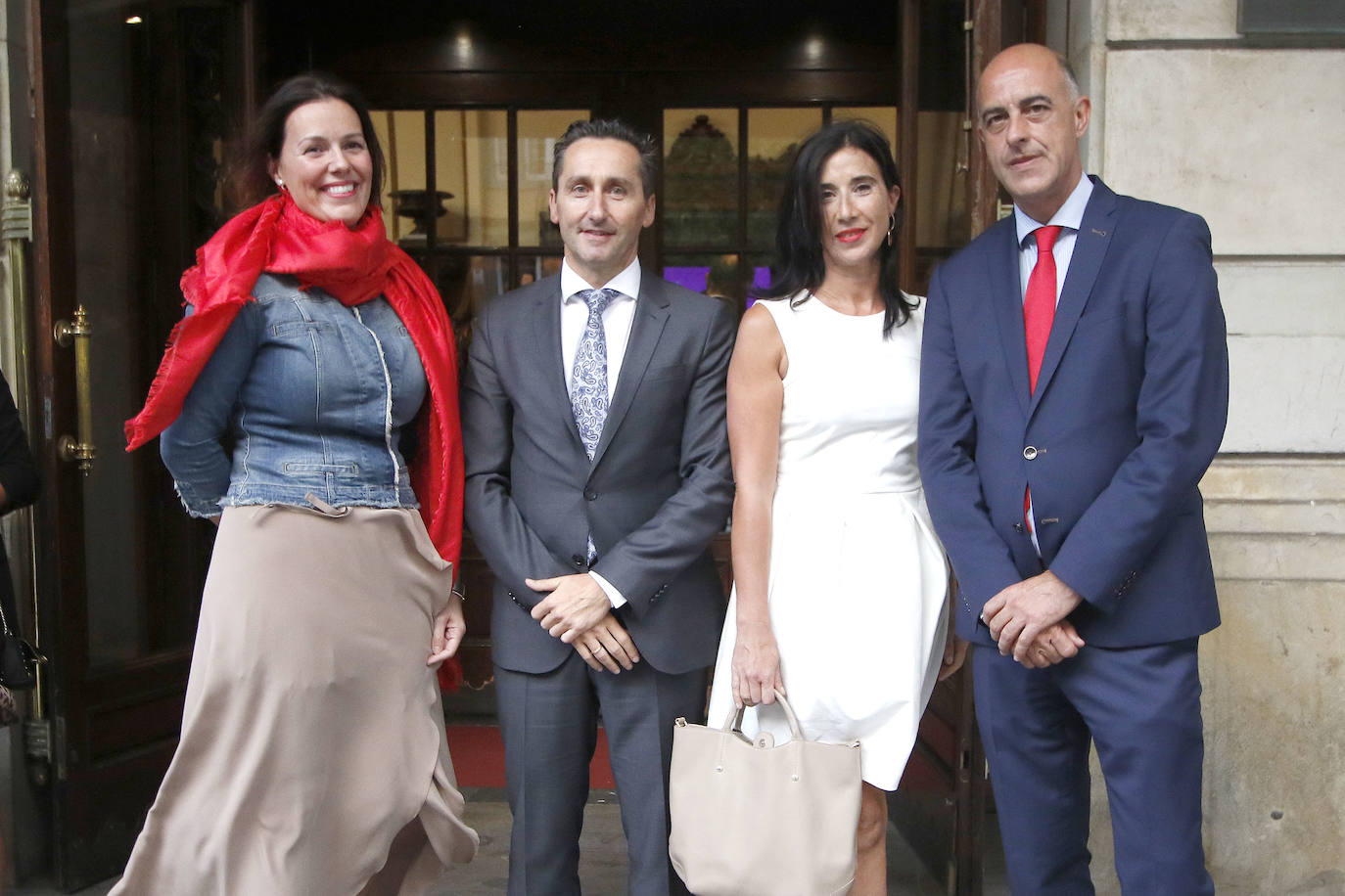 José Luis Jorcano, el Telecable Hockey, el Helimer Cantábrico, Ence, el Museo de Bellas Artes y la DOP Sidra de Asturias recibieron el aplauso del Jovellanos al recibir los Premios de EL COMERCIO 2019.