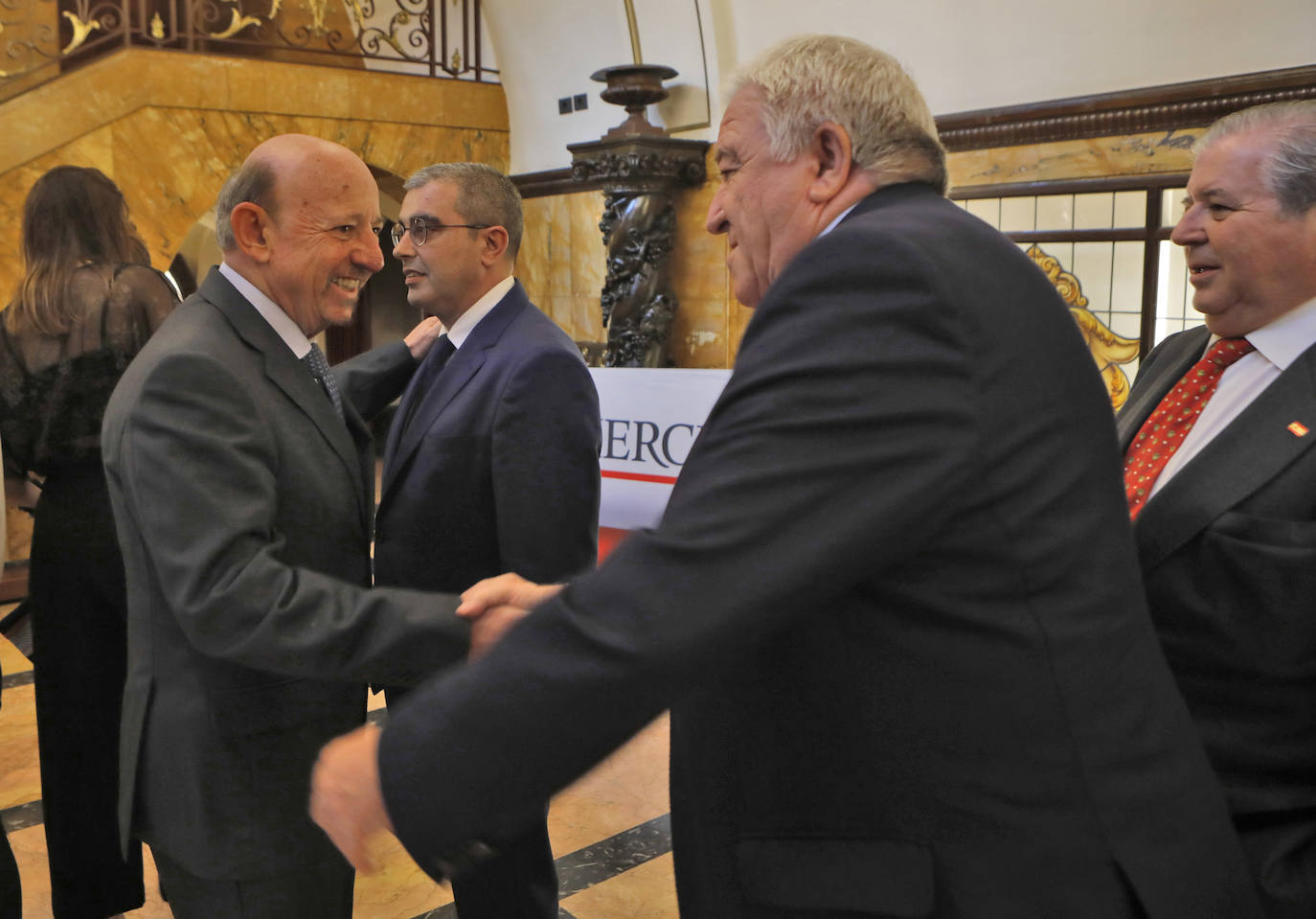 José Luis Jorcano, el Telecable Hockey, el Helimer Cantábrico, Ence, el Museo de Bellas Artes y la DOP Sidra de Asturias recibieron el aplauso del Jovellanos al recibir los Premios de EL COMERCIO 2019.