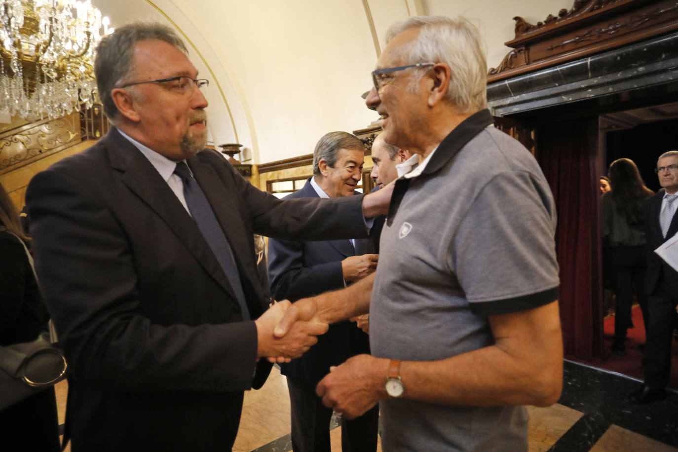 José Luis Jorcano, el Telecable Hockey, el Helimer Cantábrico, Ence, el Museo de Bellas Artes y la DOP Sidra de Asturias recibieron el aplauso del Jovellanos al recibir los Premios de EL COMERCIO 2019.