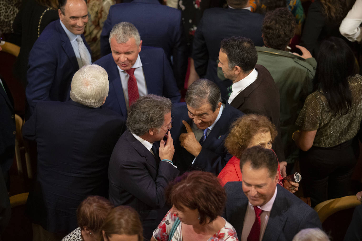 José Luis Jorcano, el Telecable Hockey, el Helimer Cantábrico, Ence, el Museo de Bellas Artes y la DOP Sidra de Asturias recibieron el aplauso del Jovellanos al recibir los Premios de EL COMERCIO 2019.