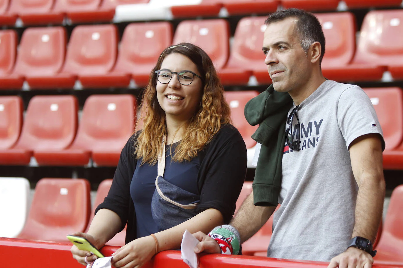 Fotos: ¿Estuviste en el Sporting - Almería? ¡Búscate!