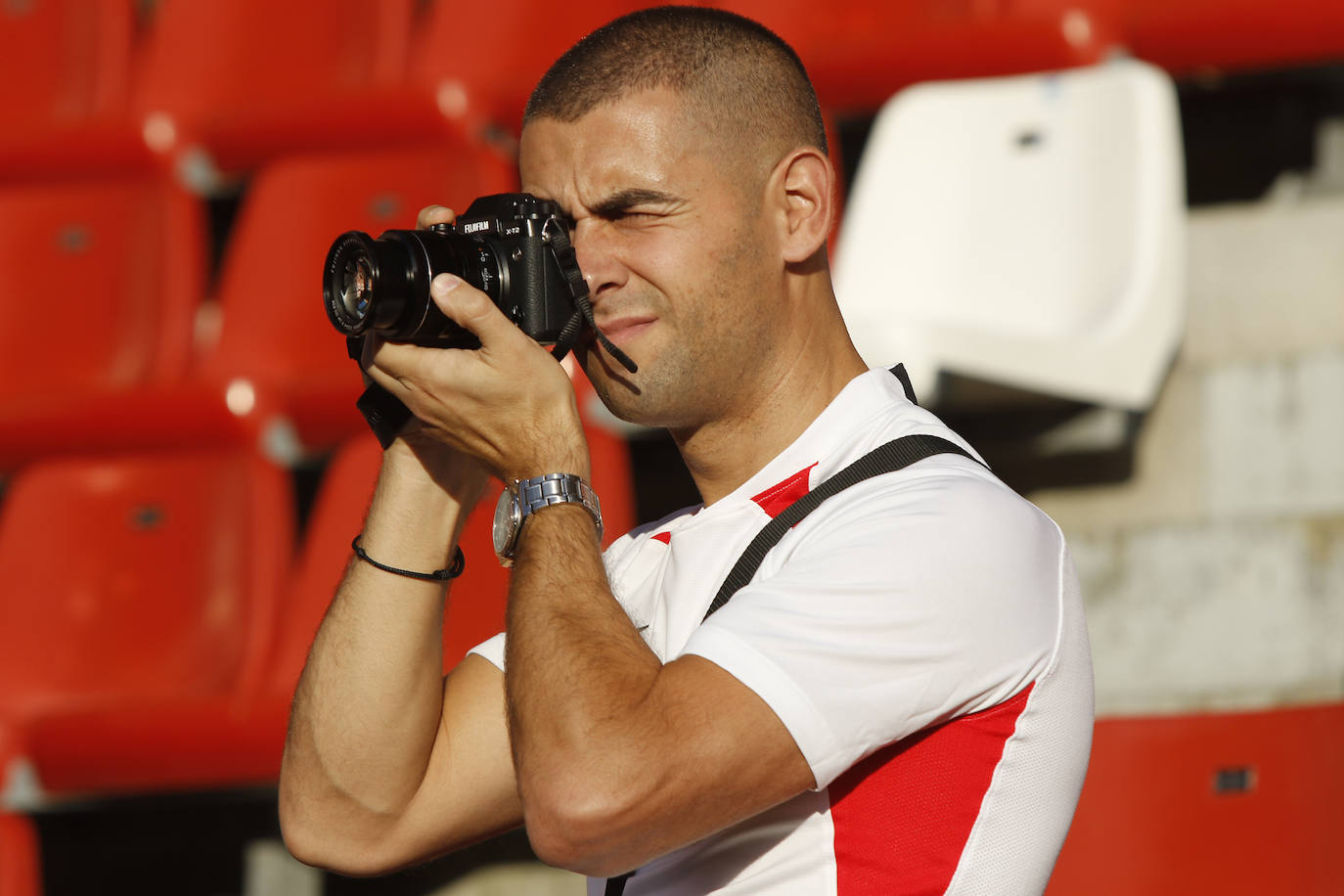 Fotos: ¿Estuviste en el Sporting - Almería? ¡Búscate!