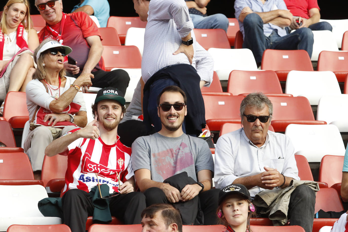 Fotos: ¿Estuviste en el Sporting - Almería? ¡Búscate!