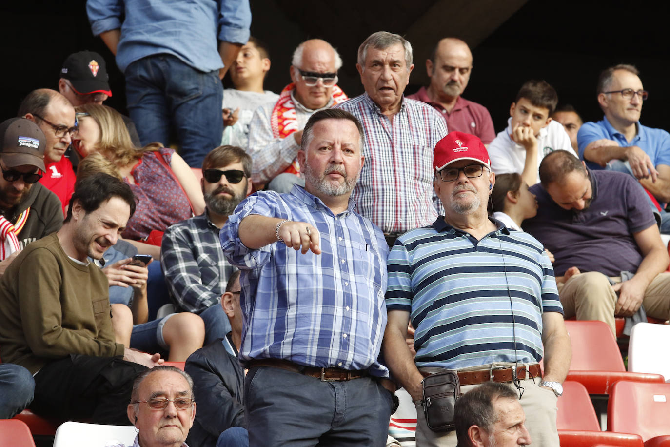 Fotos: ¿Estuviste en el Sporting - Almería? ¡Búscate!