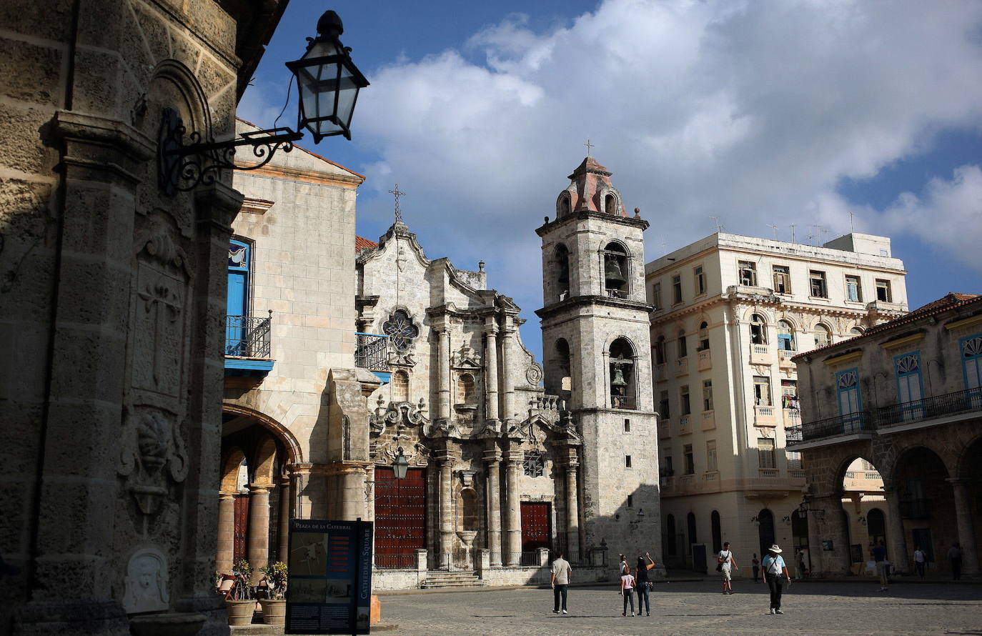 Después de varias ubicaciones fallidas, la ciudad de La Habana se estableció en su actual ubicación en 1519. Para celebrar sus cinco siglos de vida, son muchos los proyectos de rehabilitación y mejora que está recibiendo la ciudad.