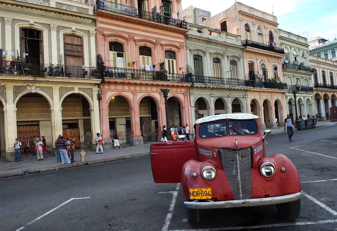 Después de varias ubicaciones fallidas, la ciudad de La Habana se estableció en su actual ubicación en 1519. Para celebrar sus cinco siglos de vida, son muchos los proyectos de rehabilitación y mejora que está recibiendo la ciudad.