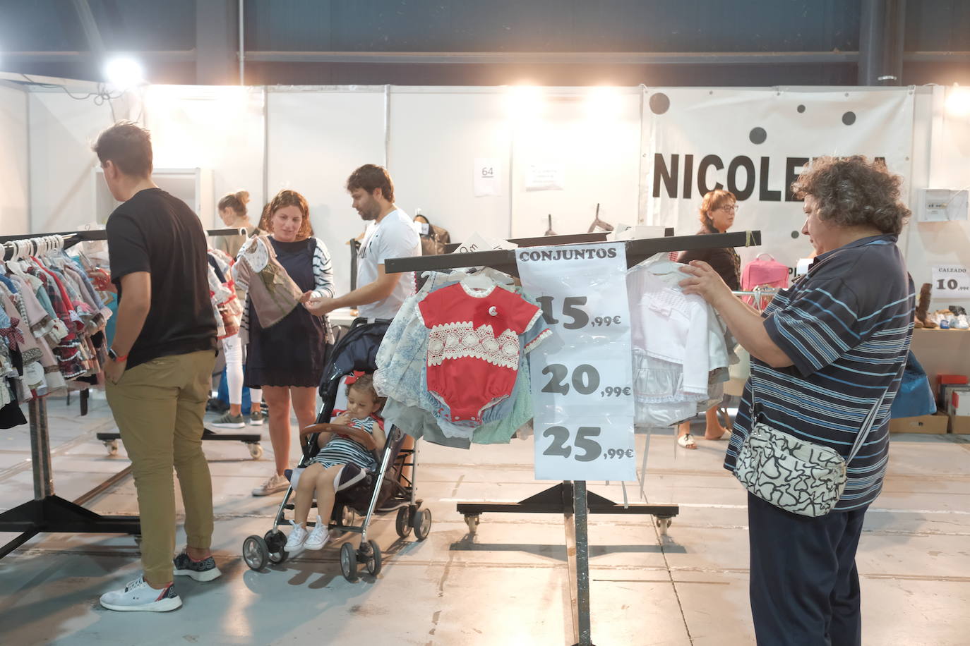 La Feria de Stocks reúne en Gijón las ofertas de 66 comercios asturianos