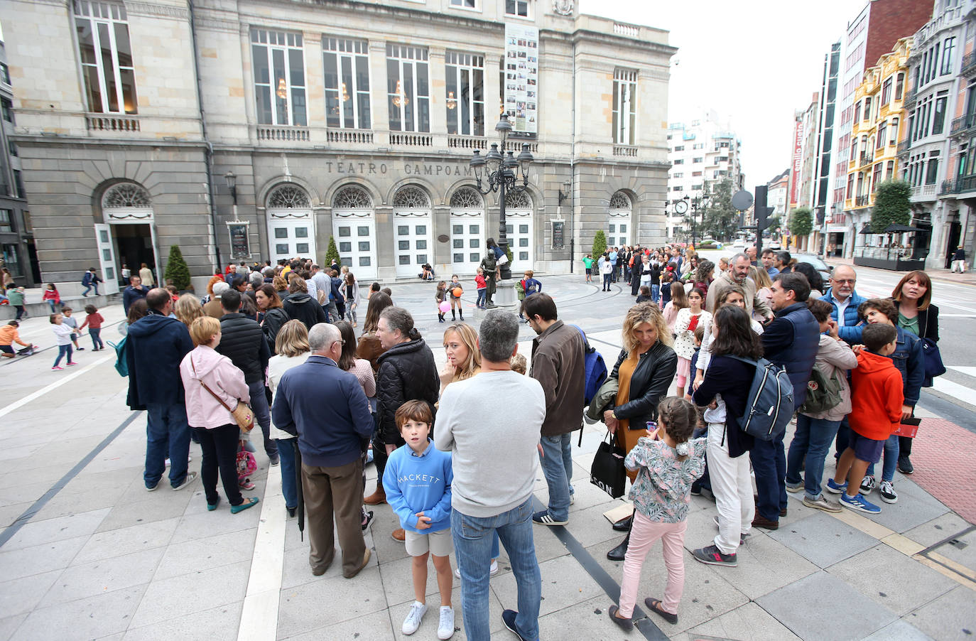 El público ya disfruta de las 62 actividades que se podrán disfrutar durante diez horas en cuarenta localizaciones distintas repartidas por toda la ciudad