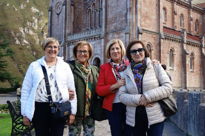 Cerca de un millar de amas de casa provenientes de toda Asturias se reunieron en Covadonga como cada año por estas fechas