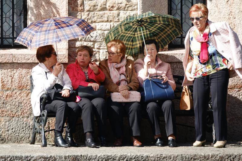 Cerca de un millar de amas de casa provenientes de toda Asturias se reunieron en Covadonga como cada año por estas fechas