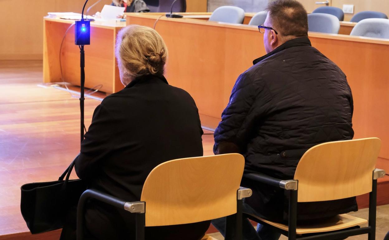 Los acusados durante la lectura del acuerdo de conformidad. 