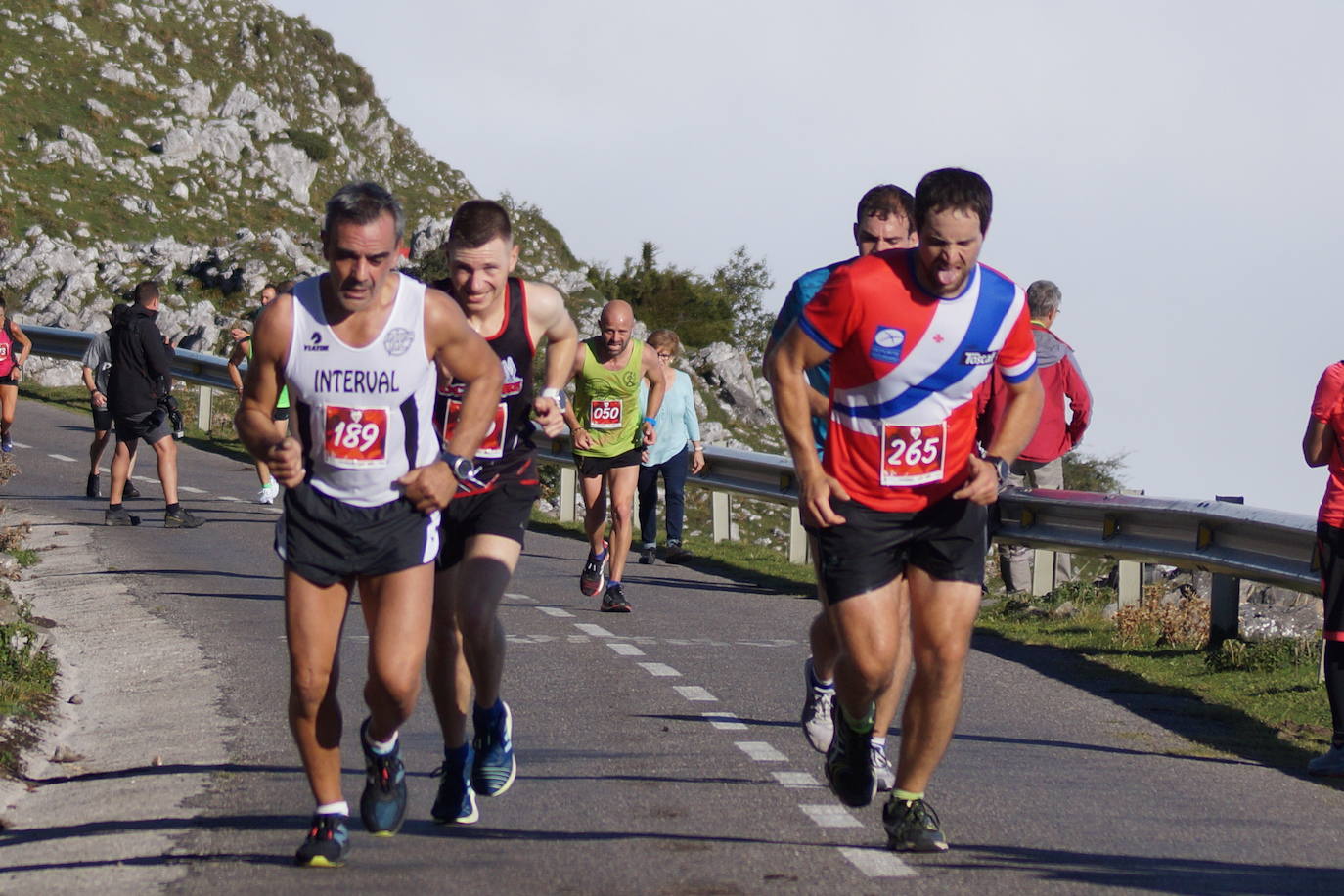 Cerca de 200 atletas se dieron cita en el trail. 