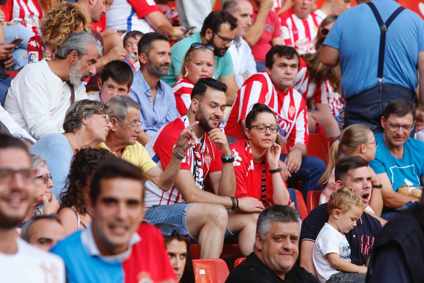 Fotos: ¿Estuviste en el Sporting 1 - 3 Alcorcón? ¡Búscate! (2)