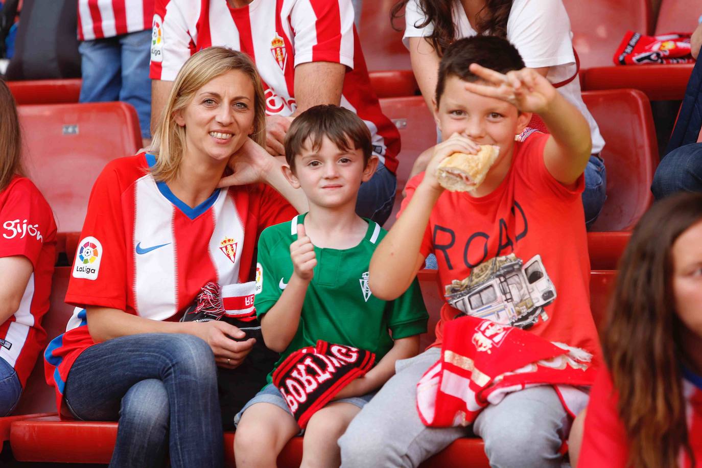 Fotos: ¿Estuviste en el Sporting 1 - 3 Alcorcón? ¡Búscate! (2)