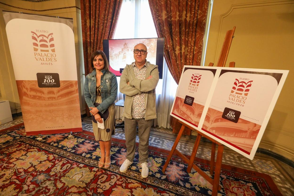 Yolanda Alonso y Monchi Pedreira en la presentación del nuevo logotipo. 
