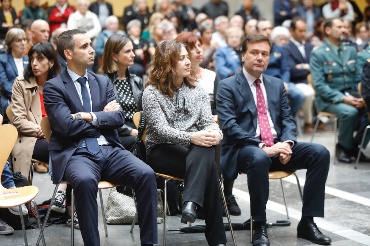 En el acto conmemorativo celebrado en el Antiguo Instituto se ha dinstiguido a los agentes más destacados y a las instituciones que han colaborado con el cuerpo. 