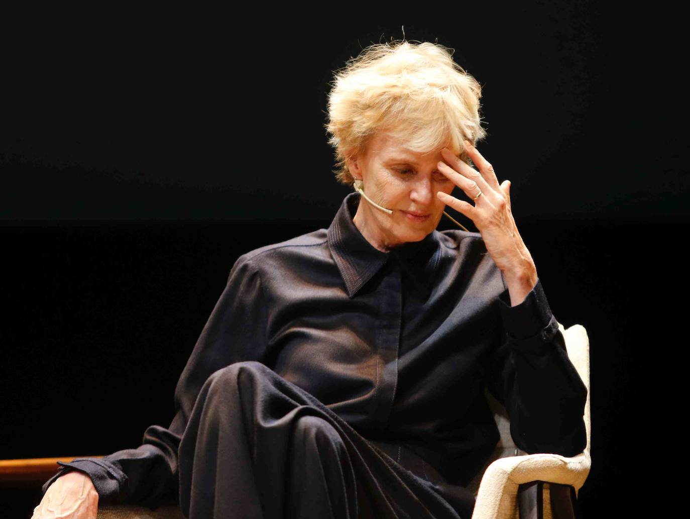 La Premio Princesa de las Letras, la escritora Siri Hustvedt, mantuvo este miércoles un encuentro en el Jovellanos con sus seguidores. 
