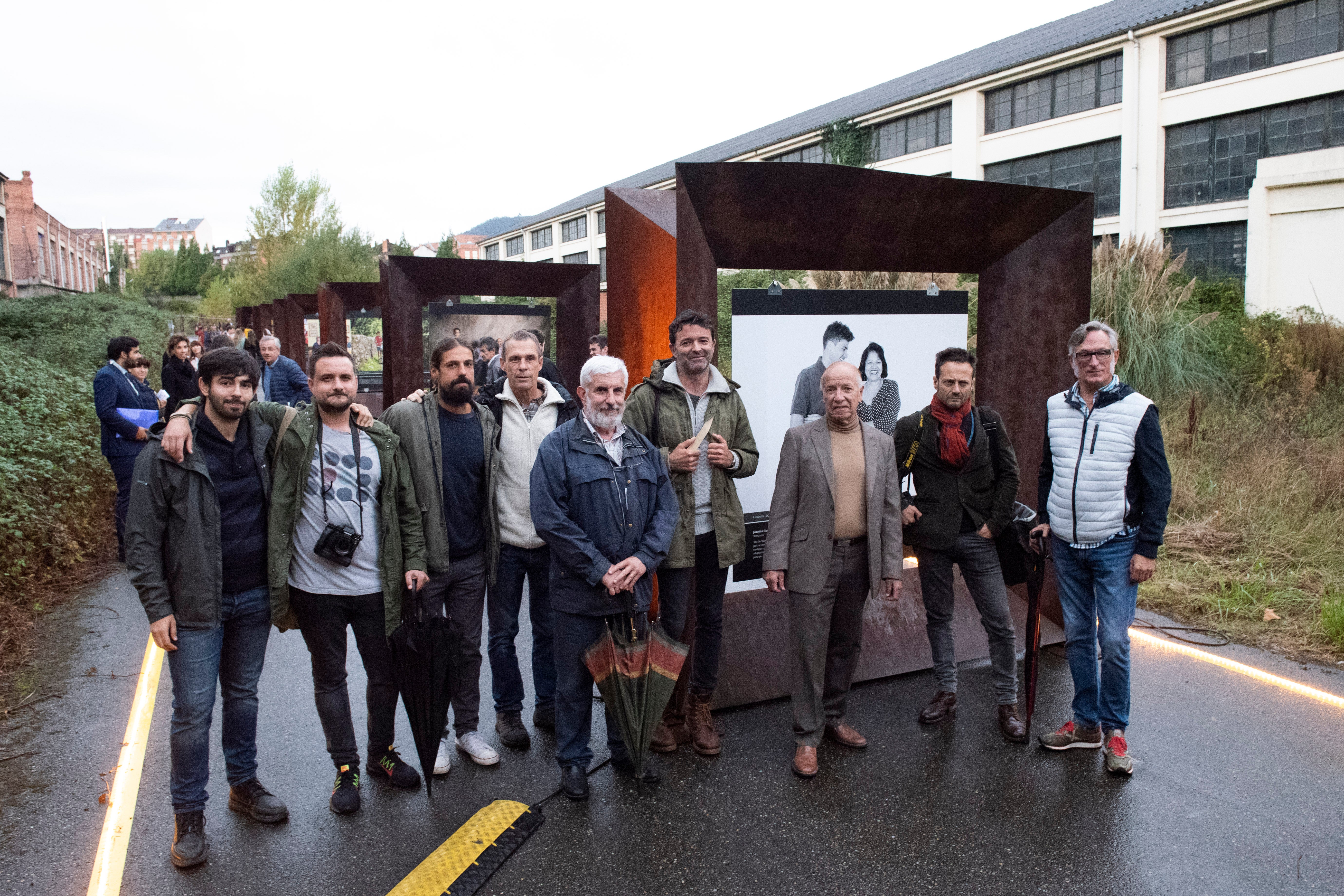 El Premio Princesa de Ciencias sociales acudió a ver la muestra que se encuentra en la Fábrica de Armas donde también se celebró un encuentro para hablar de sus investigaciones en torno a la inmigración. 