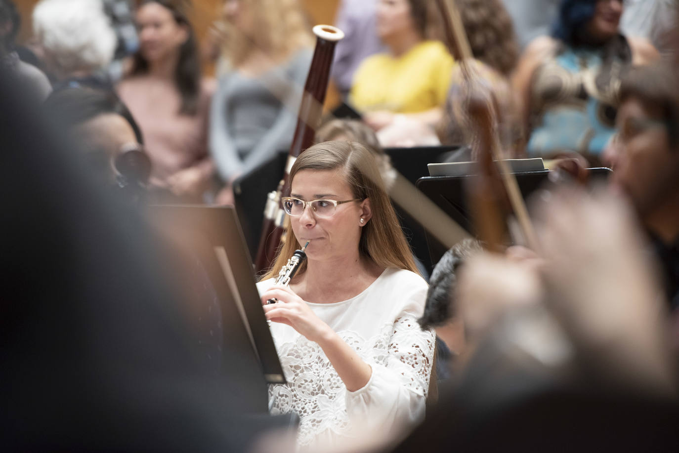 El Coro de la Fundación Princesa de Asturias, junto con la Orquesta Sinfónica del Principado de Asturias, interpreta una selección de fragmentos de ópera y zarzuela, bajo la dirección de Cristóbal Soler, con la participación del solista Carlos Álvarez (barítono).