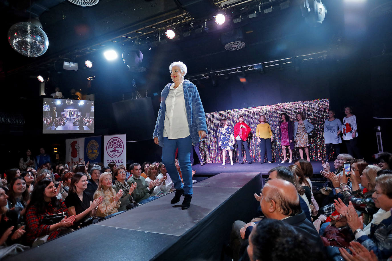 Con motivo de la conmemoración el 19 de octubre del Día Mundial contra el Cáncer de Mama, la sala de fiestas gijonesa acoge el la XI pasarela para concienciar sobre esta enfermedad. 