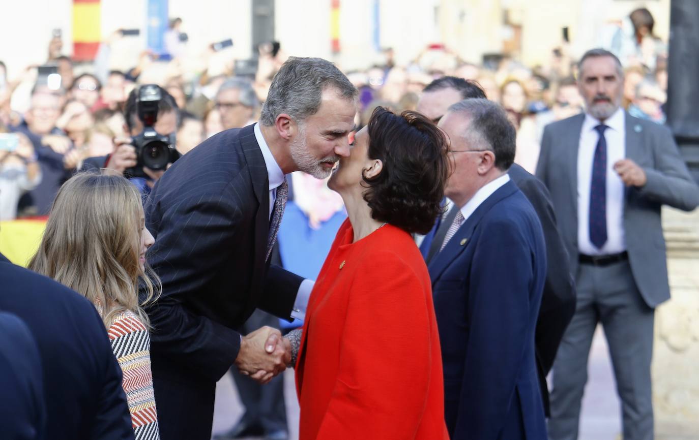 Doña Leonor llega a Oviedo en sus primeros Premios Princesa de Asturias. 