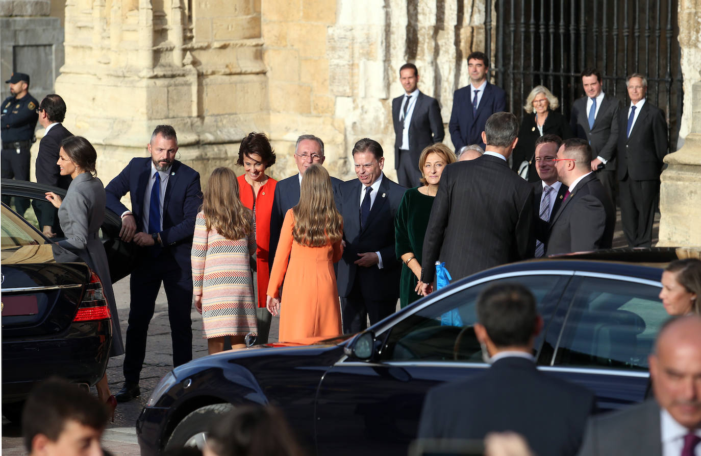 Doña Leonor llega a Oviedo en sus primeros Premios Princesa de Asturias. 