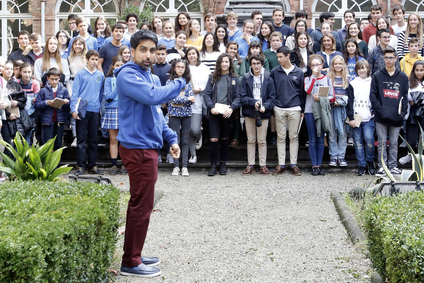 Los Premios Princesa de Asturias Salman Khan, Siri Hustdvet, Aleksandra Dulkiewicz, Lindsey Vonn, Joanne Chory, Sandra Myrna Díaz y Alejandro Portes compartieron su tiempo con los asistentes en colegios y auditorios.