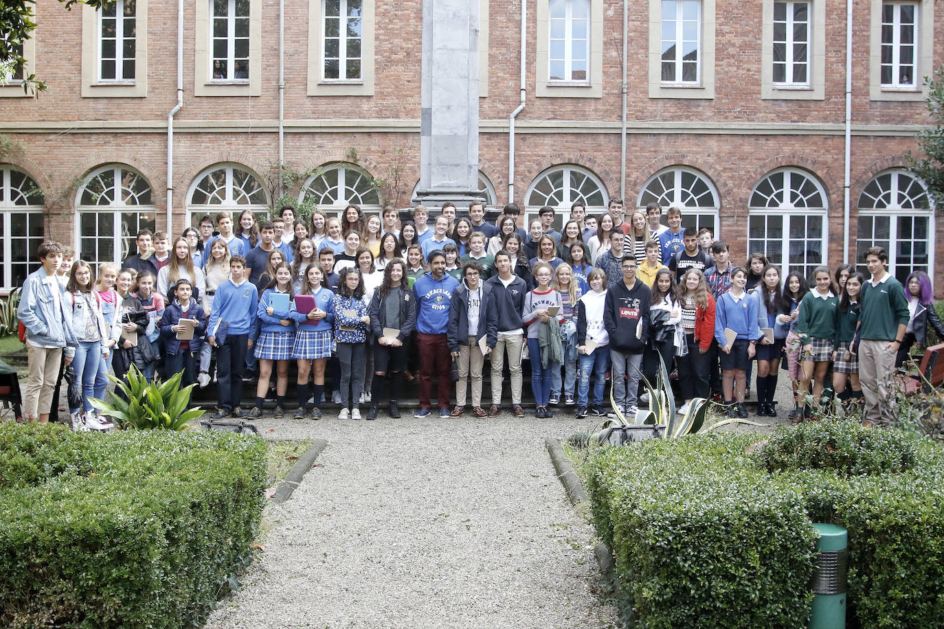 Los Premios Princesa de Asturias Salman Khan, Siri Hustdvet, Aleksandra Dulkiewicz, Lindsey Vonn, Joanne Chory, Sandra Myrna Díaz y Alejandro Portes compartieron su tiempo con los asistentes en colegios y auditorios.