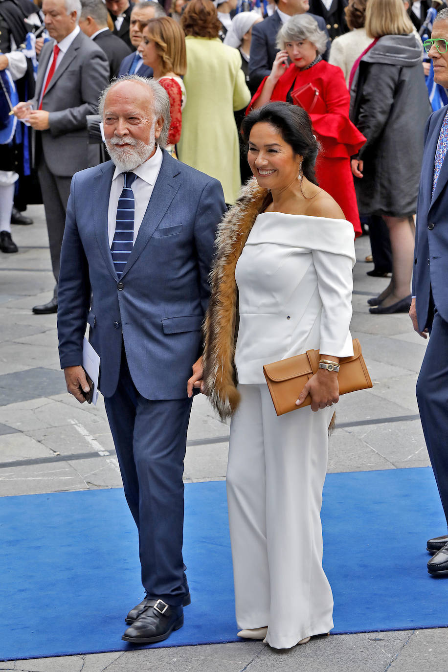 Familia Real, premiados e invitados han lucido sus mejores galas para asistir la ceremonia de entrega de los Premios