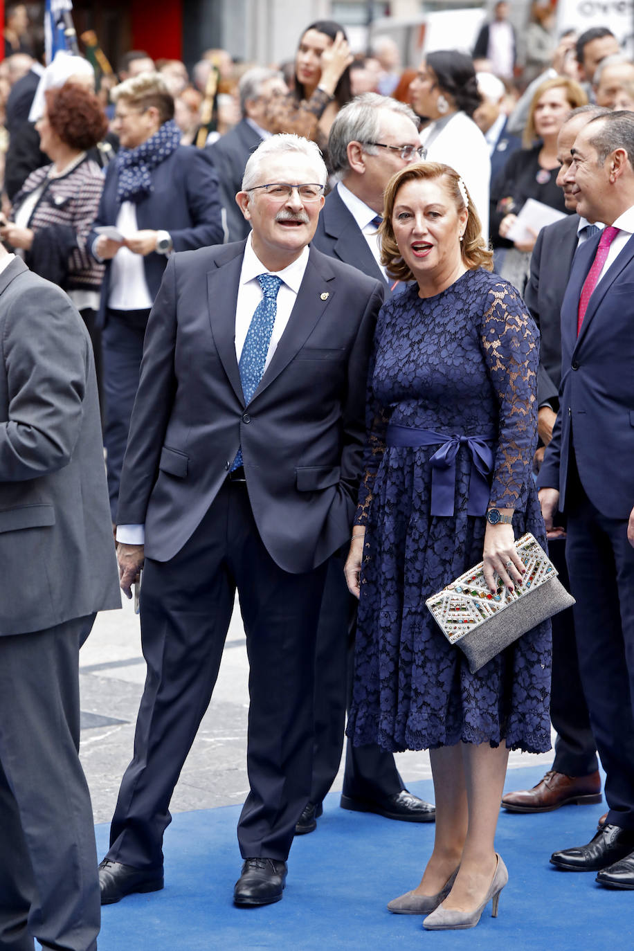 Familia Real, premiados e invitados han lucido sus mejores galas para asistir la ceremonia de entrega de los Premios