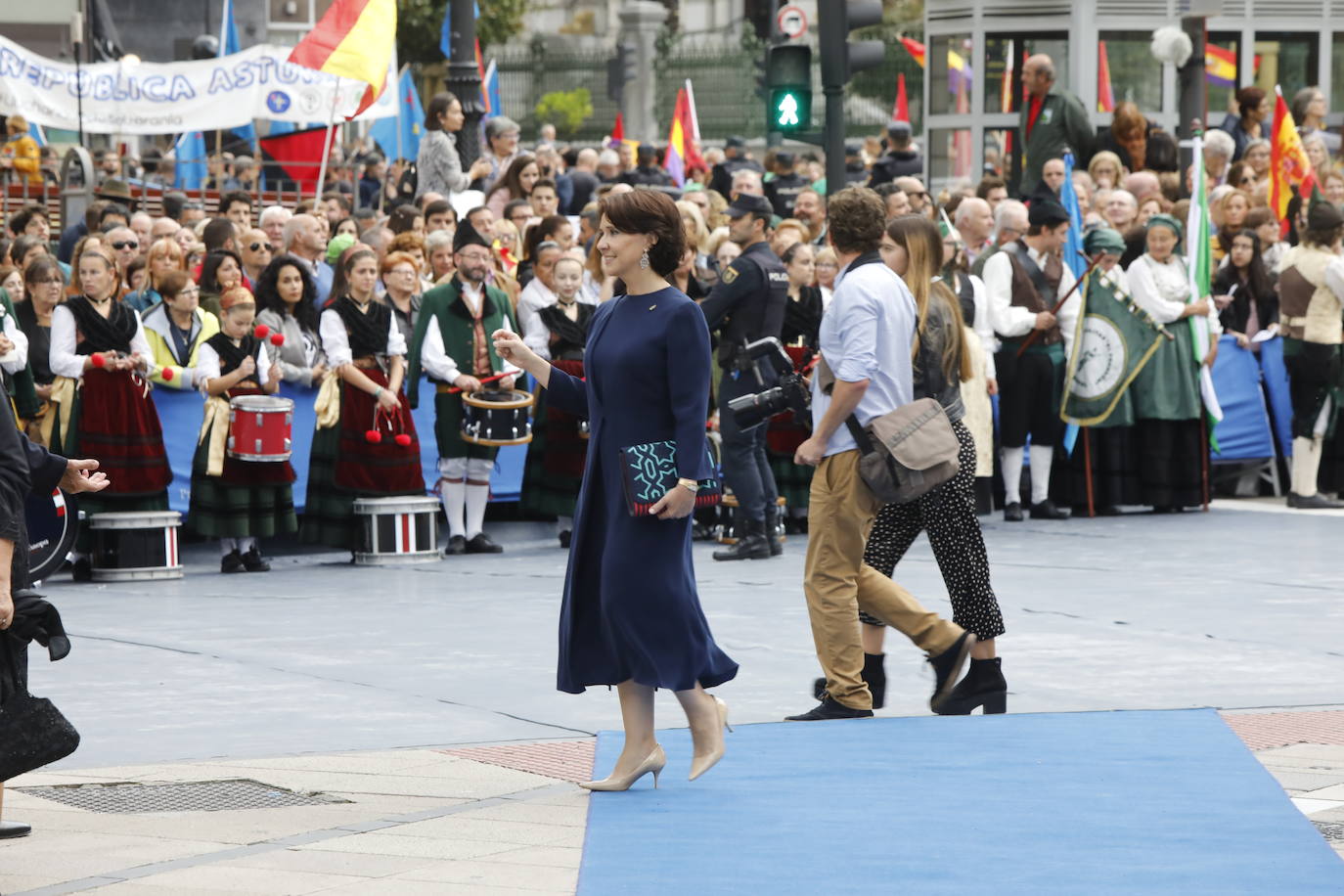 Familia Real, premiados e invitados han lucido sus mejores galas para asistir la ceremonia de entrega de los Premios