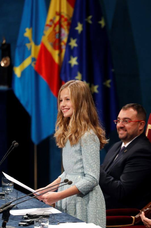 La Princesa Leonor ha sido el principal centro de atención de todos los actos en los que ha participado. Entre los más importantes, la audiencia a los presidentes de los jurados, a los miembros de los patronatos Princesa y Fundación y a los galardonados con los Premios Princesa de Asturias y la ceremonia de entrega en el teatro Campoamor, donde ha dado su primer discurso público.