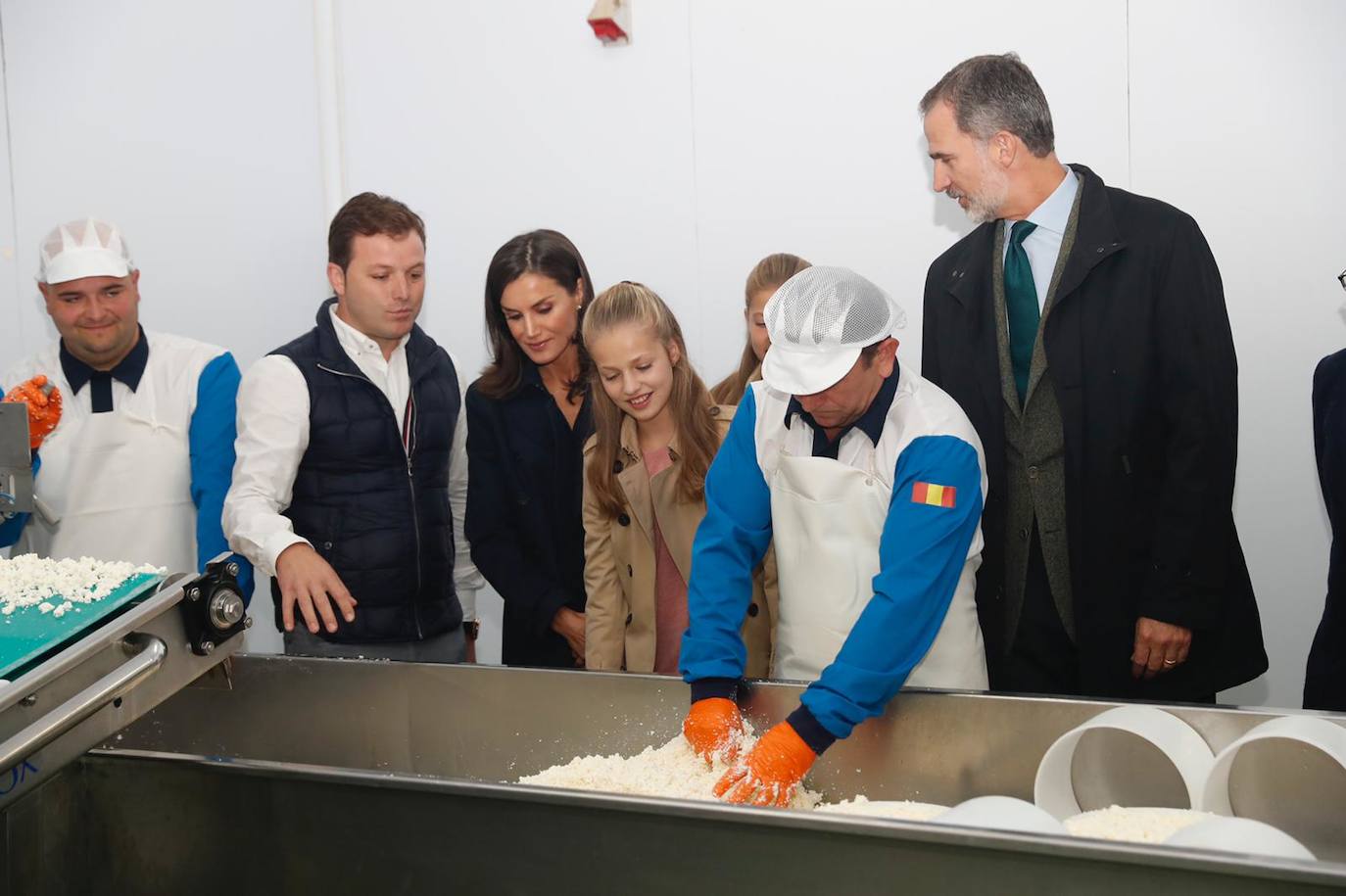 La lluvia no consiguió empañar la visita de la Princesa junto a los Reyes y la Infanta Sofía al Pueblo Ejemplar 2019.