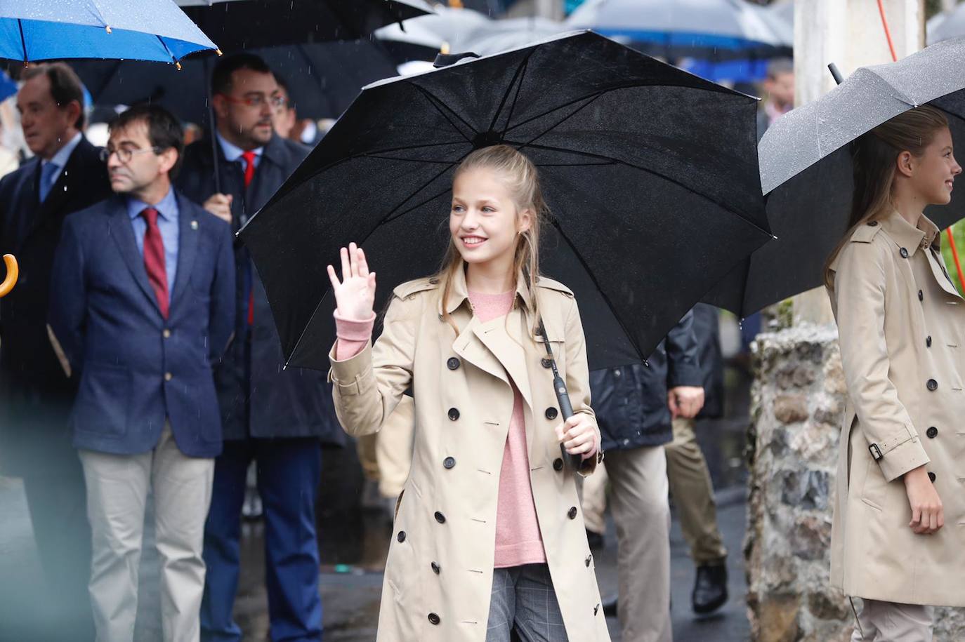 La lluvia no consiguió empañar la visita de la Princesa junto a los Reyes y la Infanta Sofía al Pueblo Ejemplar 2019.