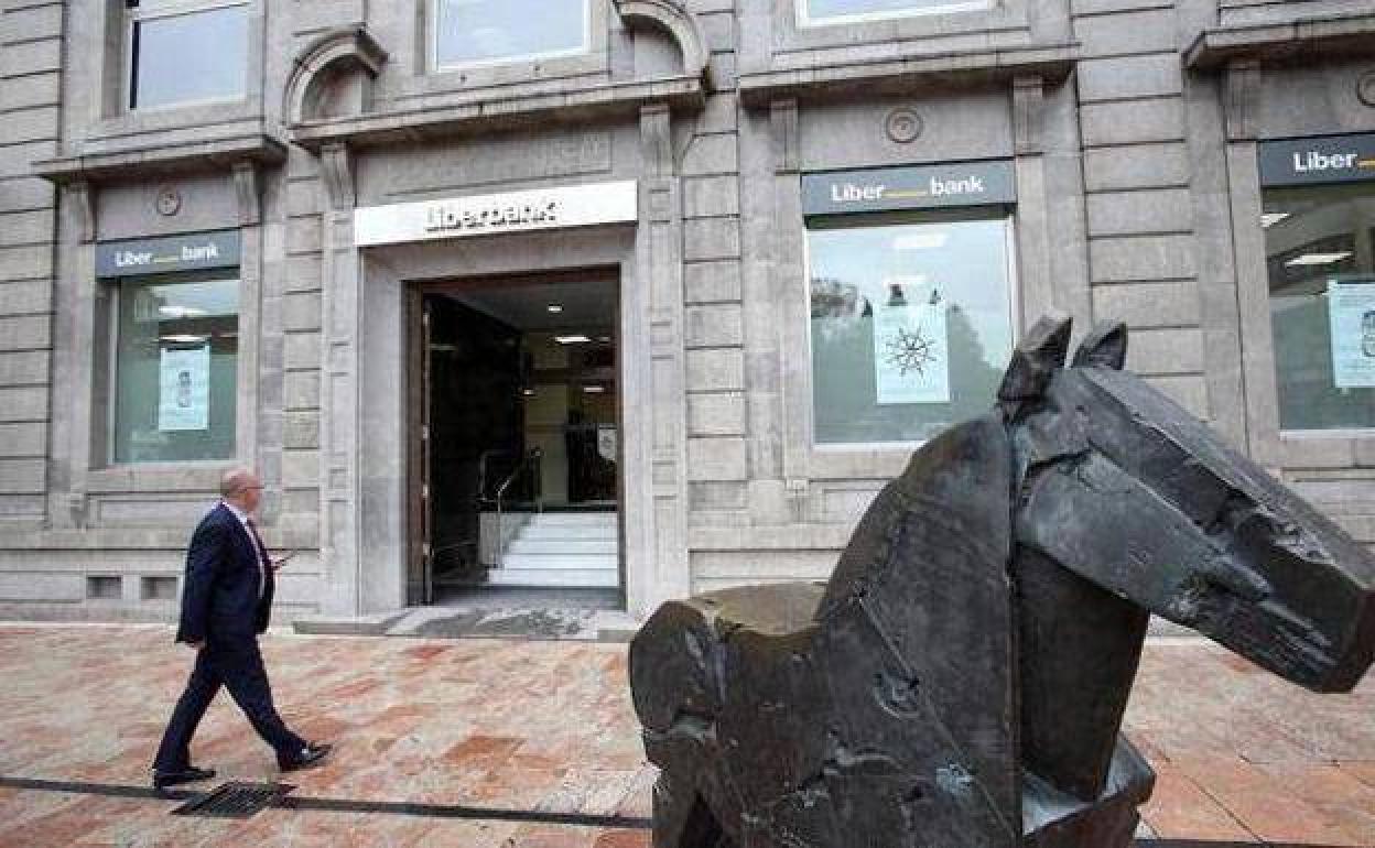 Liberbank convoca a los sindicatos para negociar un nuevo ERE