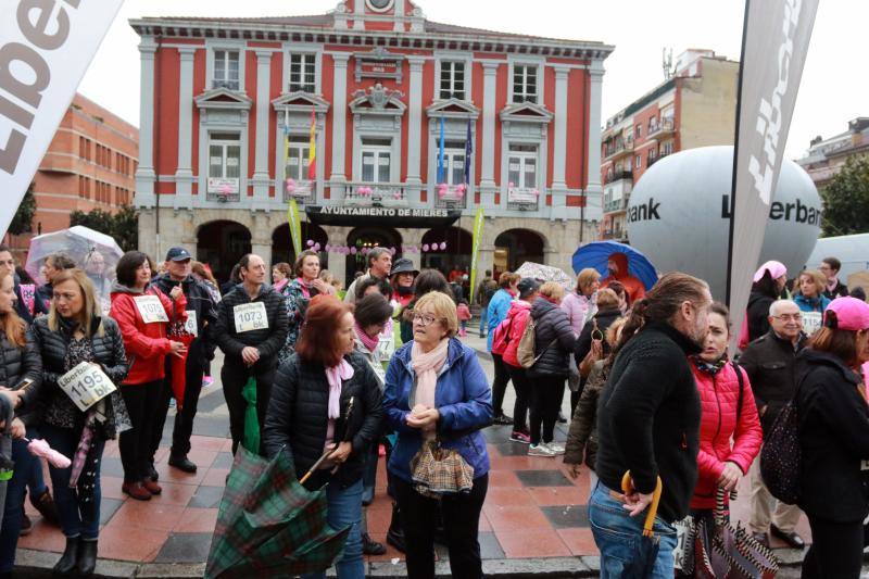 500 personas participaron, este domingo, en la carrera que tenía el objetivo de recaudar fondos para seguir investigando esta enfermedad.