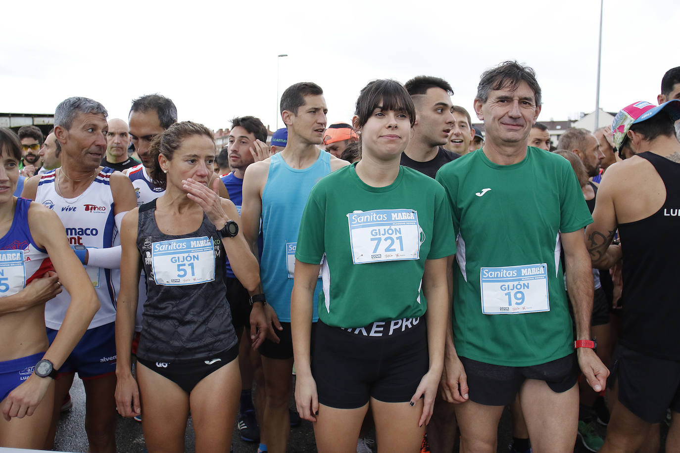 La octava edición de la Sanitas Marca Running Series, que recorrió diez kilómetros a través de la costa gijonesa, alcanza sus previsiones de participación y culmina con la victoria de Javier Benito e Irene Loizate