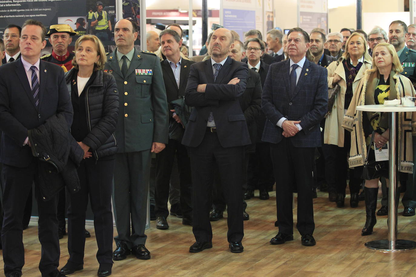 La Plaza de Trascorrales acoge desde este miércoles esta exposición itinerante. El acto de inauguración ha sido presidido por la Delegada del Gobierno en Asturias, Delia Losa, que ha estado acompañada por el Coronel Jefe de la Guardia Civil de Asturias, Francisco Javier Almiñana. En la inauguración también han estado presentes otras autoridades, como el presidente de la Junta General del Principado de Asturias, Marcelino Marcos Líndez, el alcalde de Oviedo, Alfredo Canteli, o el vicepresidente del Principado de Asturias, Juan Cofiño.