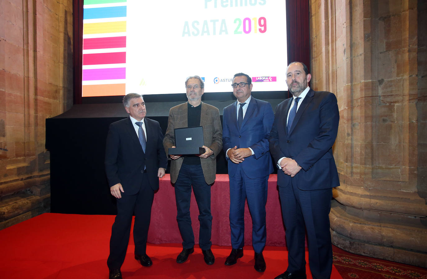 La Agrupación de Sociedades Asturianas de Trabajo Asociado y Economía Social (Asata) celebró el acto de entrega de sus premios en el Hotel Reconquista de Oviedo.