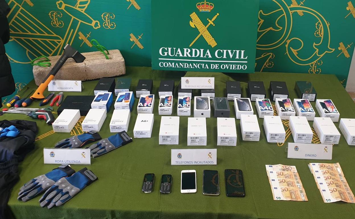 Tres detenidos por más de 10 robos en tiendas de telefonía móvil de Asturias, Cantabria, Valencia y Lugo