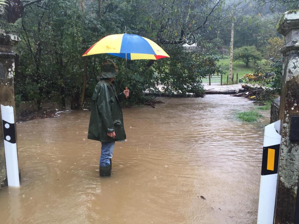 Cangas de Onís. La localidad de Agüera quedó incomunicada. 