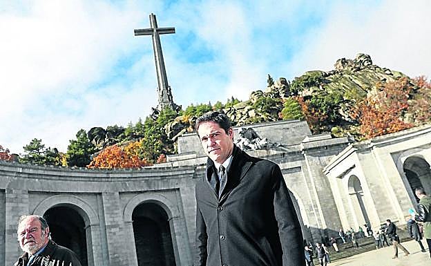 Imagen principal - Luis Alfonso, en el Valle; Jaime, en el juicio por maltrato, y Carmen, en 'Mira quién baila'. 