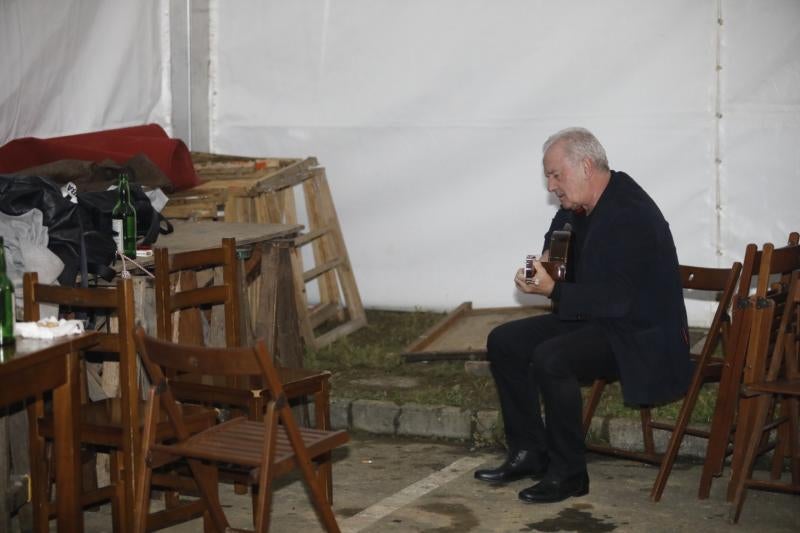 Víctor Manuel, Chus Pedro o Anabel Santiago fueron algunos de los músicos que actuaron este sábado en la fiesta de la asociación cultural Serondaya. 