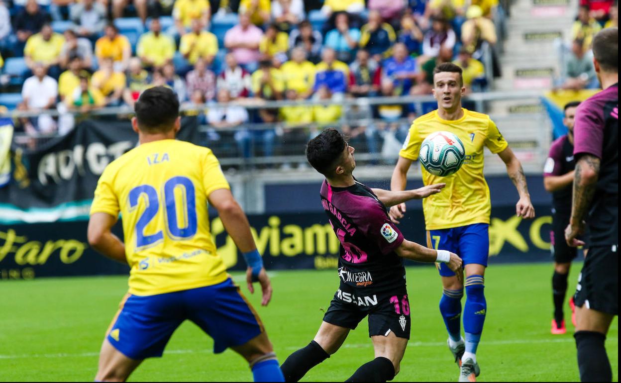 El VAR corta las alas al Sporting (3-1)